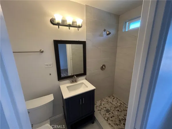 $2,200 | 3718 East 15th Street, Long Beach, CA 90804