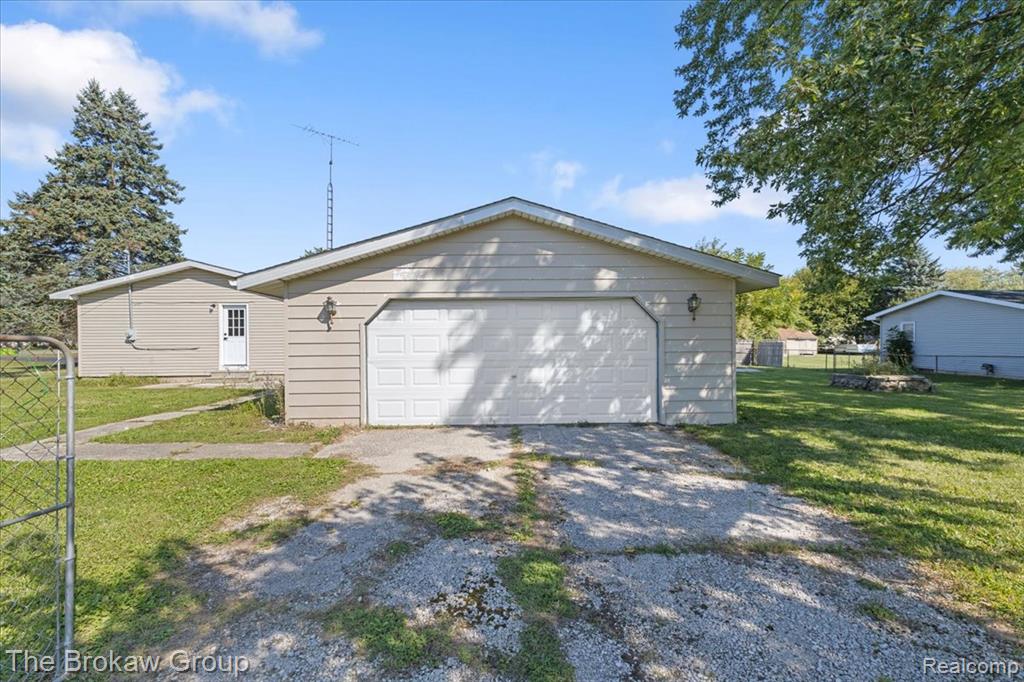 4062 North Belsay Road Flint, MI 48506 - Photo 6 of 40 Gallery Image 6