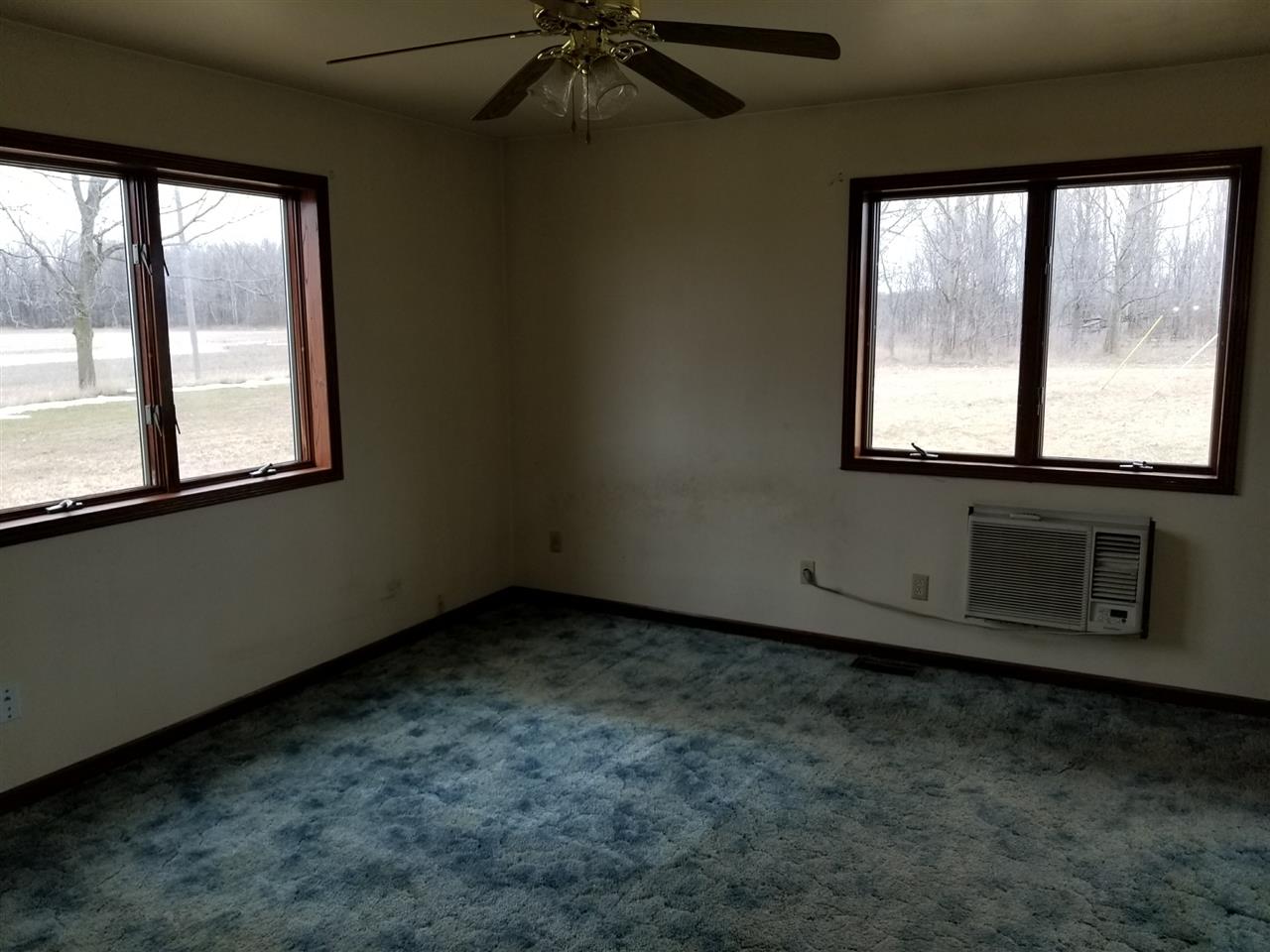 9507 East Stanton Road Crystal, MI 48818 - Photo 7 of 19 1842799-6.JPG