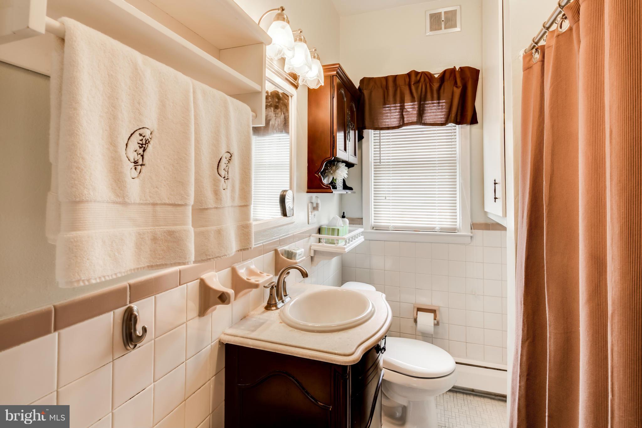 616 Meadow Road Baltimore, MD 21206 - Photo 14 of 26 Bath