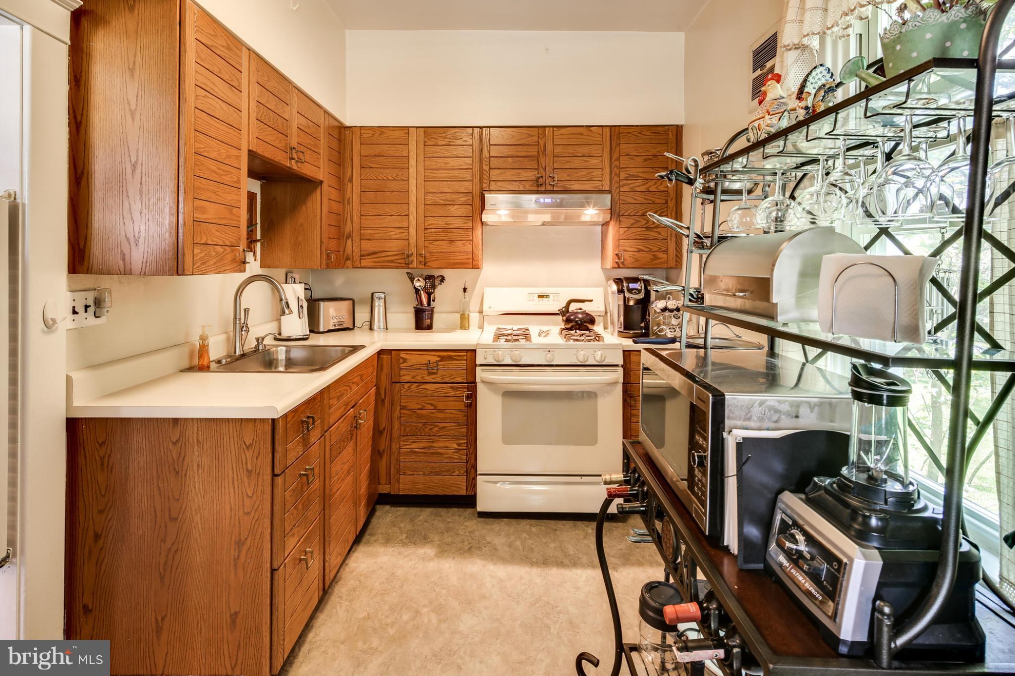 616 Meadow Road Baltimore, MD 21206 - Photo 20 of 26 Kitchen