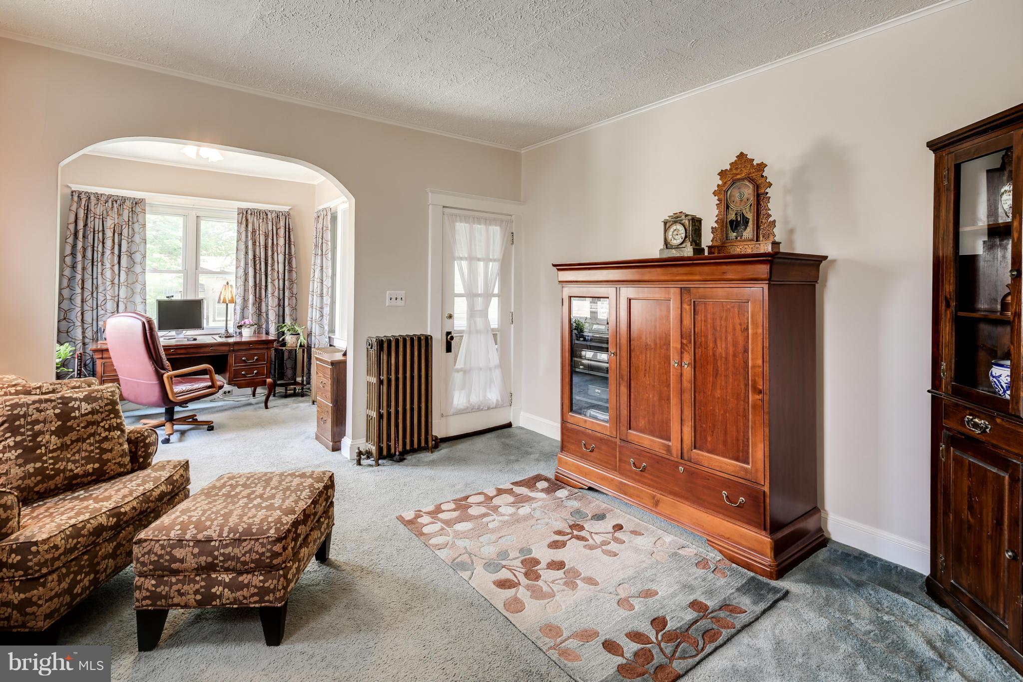 616 Meadow Road Baltimore, MD 21206 - Photo 9 of 26 Living Room