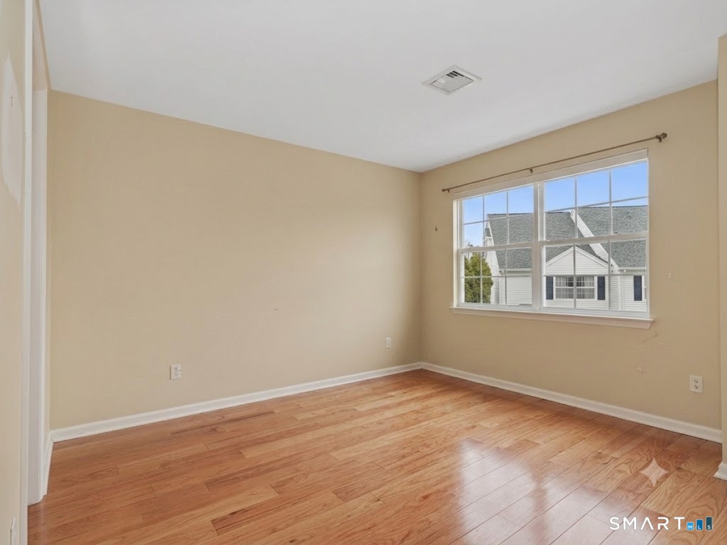 180 Turn Of River Road, Unit 13A Stamford, CT 06905 - Photo 23 of 40