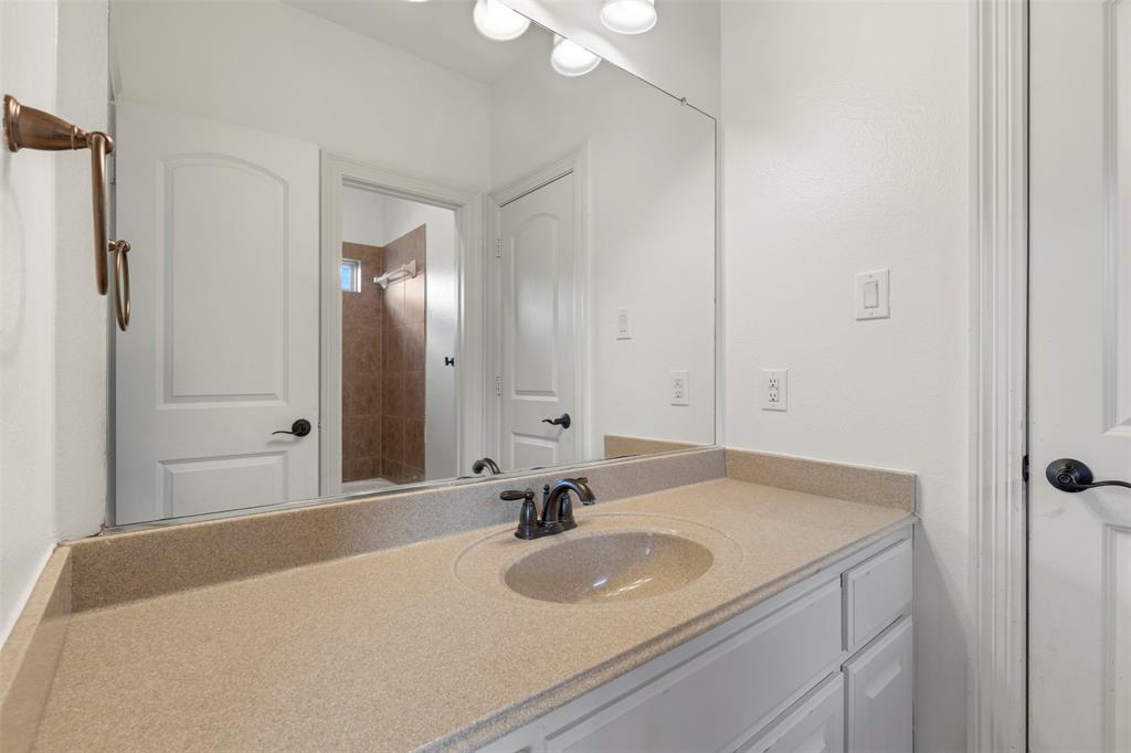 11292 Berkeley Hall Lane Frisco, TX 75033 - Photo 22 of 33