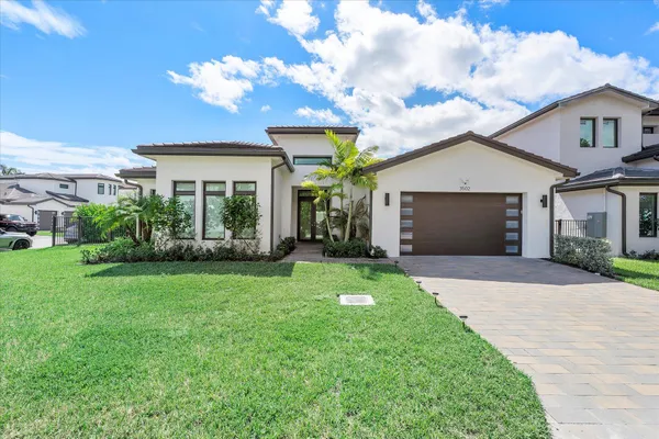 $2,350,000 | 3502 Ashwood Circle, Fort Lauderdale, FL 33312