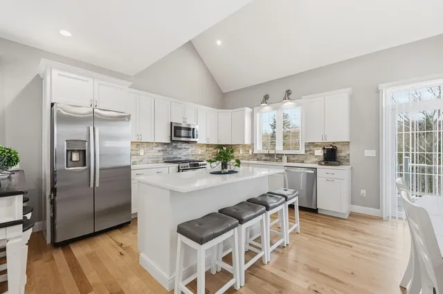 $799,999 | 47 Clover Lane, Londonderry, NH 03053