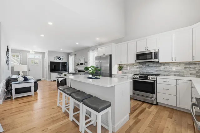 $799,999 | 47 Clover Lane, Londonderry, NH 03053