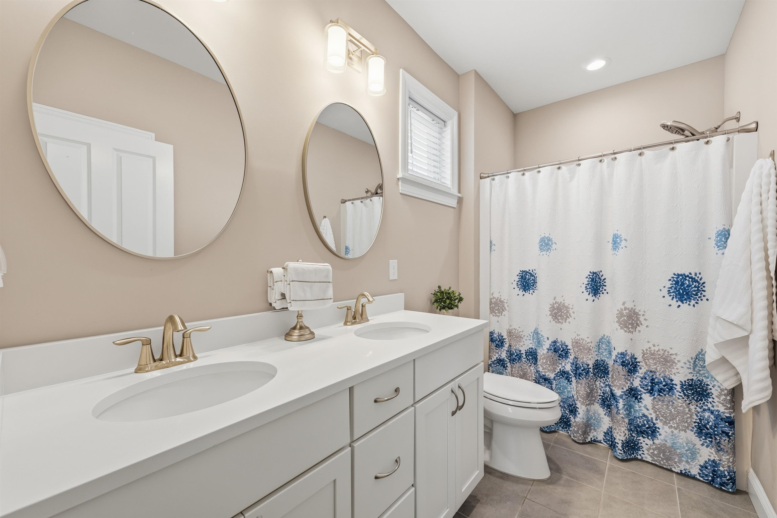 47 Clover Lane Londonderry, NH 03053 - Photo 21 of 56