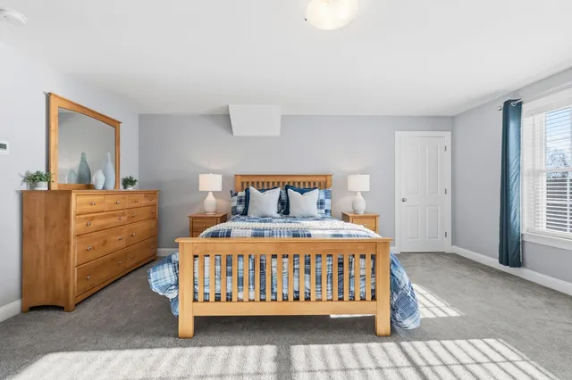 $799,999 | 47 Clover Lane, Londonderry, NH 03053