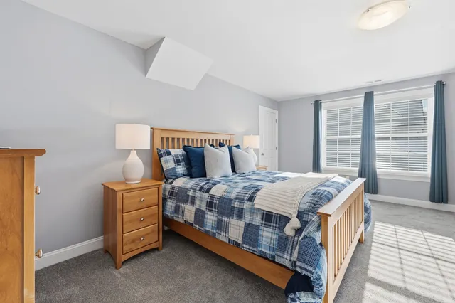 $799,999 | 47 Clover Lane, Londonderry, NH 03053