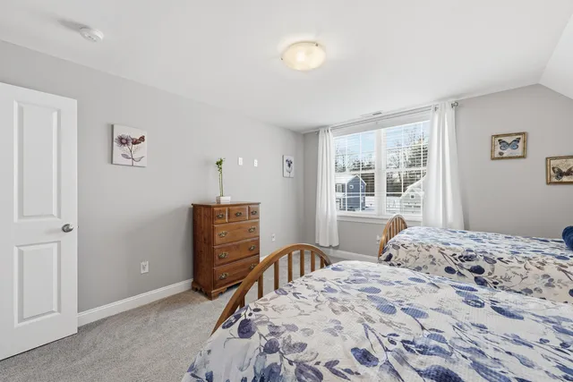 $799,999 | 47 Clover Lane, Londonderry, NH 03053