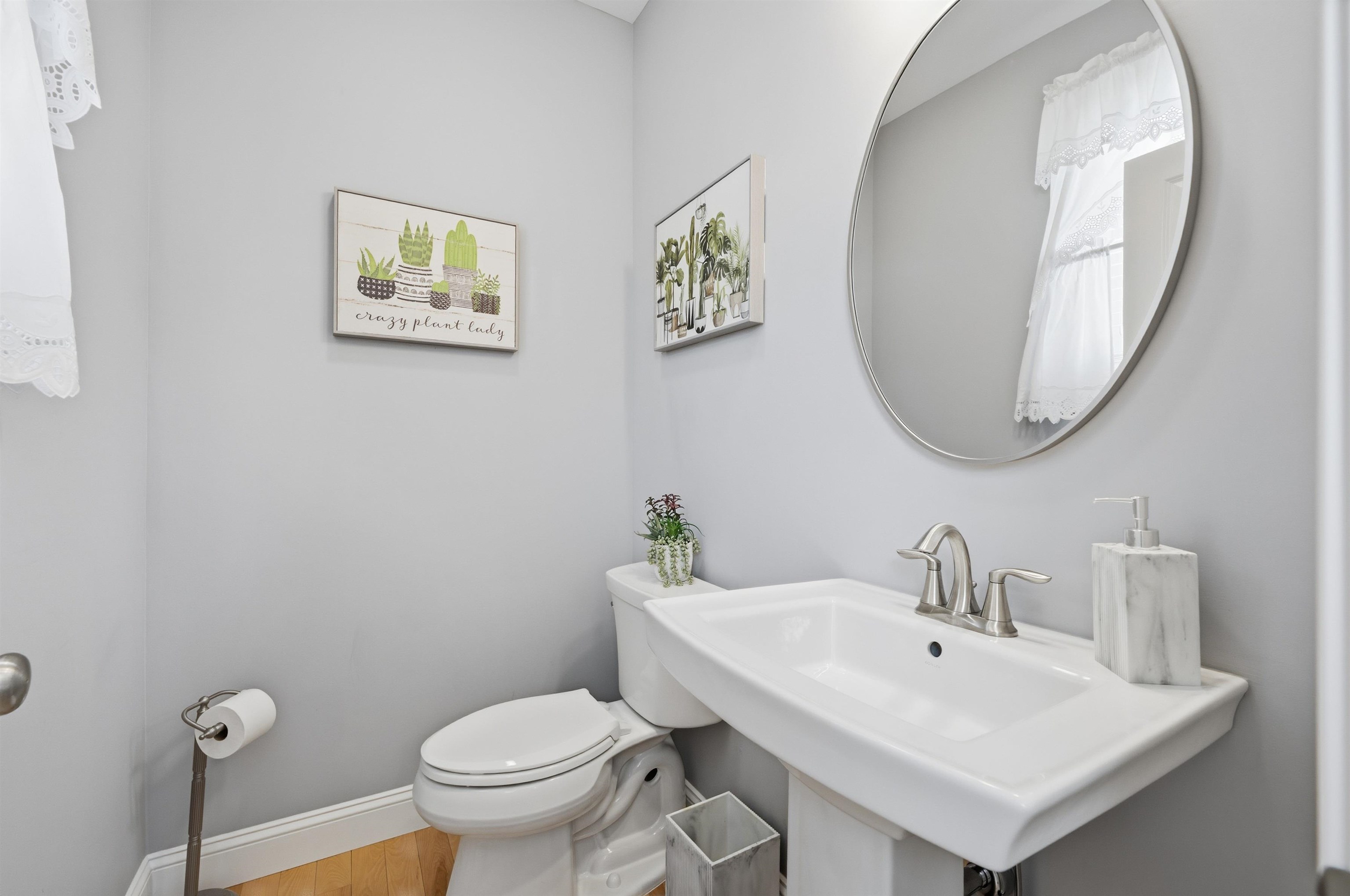 47 Clover Lane Londonderry, NH 03053 - Photo 5 of 56