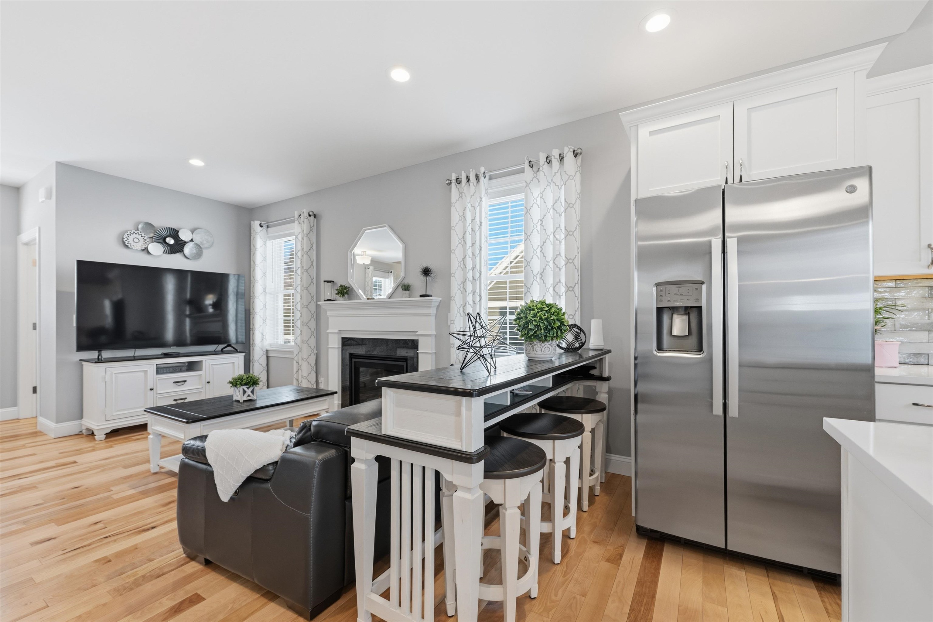 47 Clover Lane Londonderry, NH 03053 - Photo 7 of 56