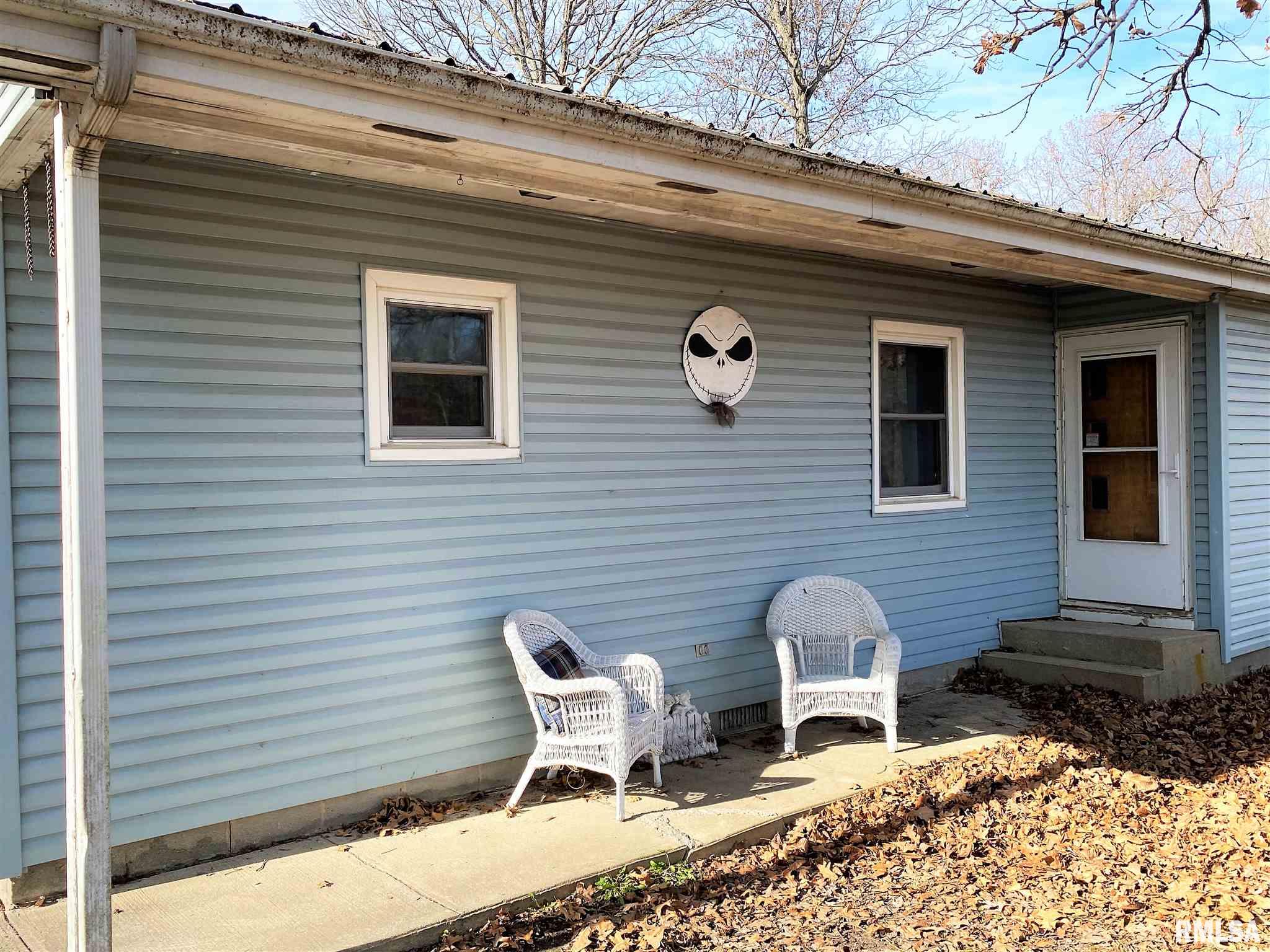 2173 Charlton Road Kell, IL 62853 - Photo 6 of 44