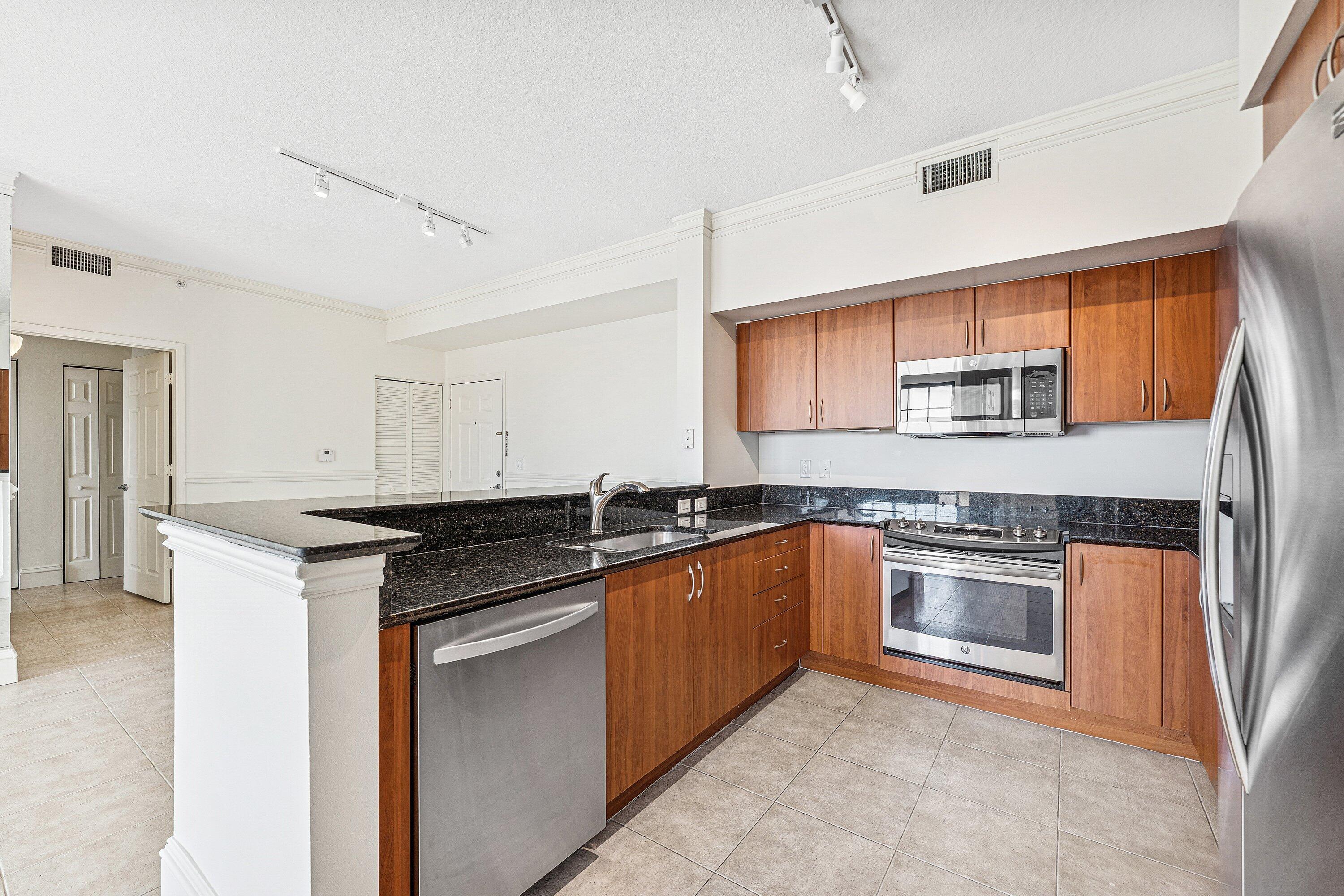 233 South Federal Highway, Unit 721 Boca Raton, FL 33432 - Photo 5 of 46 233 S Federal Hwy, 721, Boca Raton, FL 3