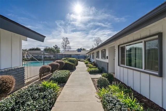 $484,000 | 804 East Washington Avenue, Unit C, Escondido, CA 92025