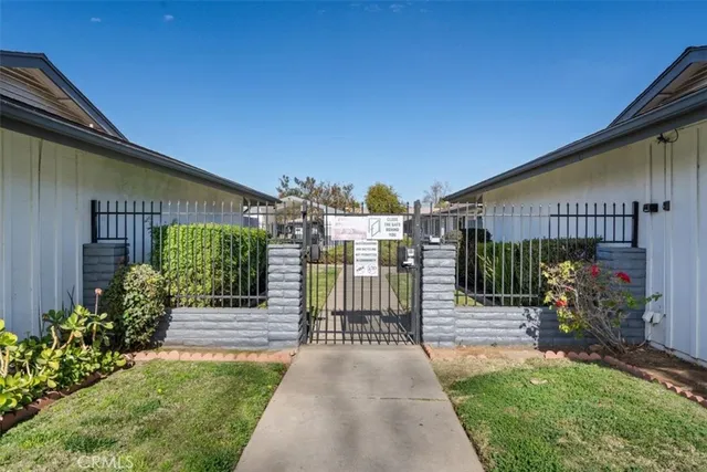 $484,000 | 804 East Washington Avenue, Unit C, Escondido, CA 92025