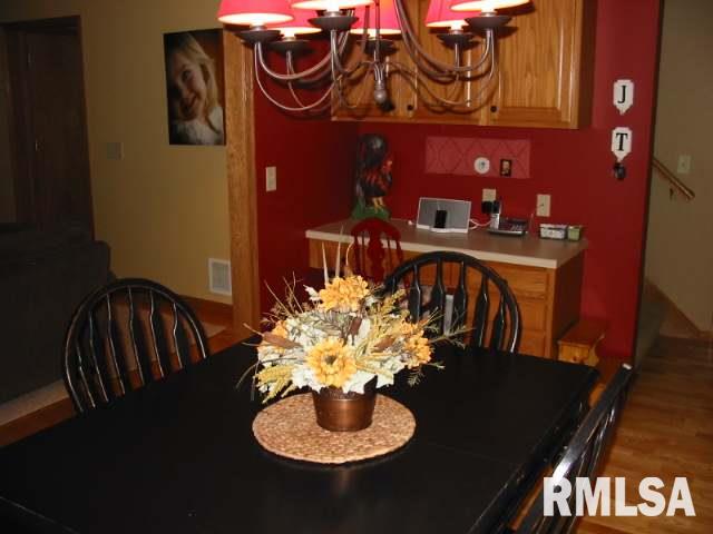2081 Plum Tree Road Bettendorf, IA 52722 - Photo 3 of 9 Gallery Image 3