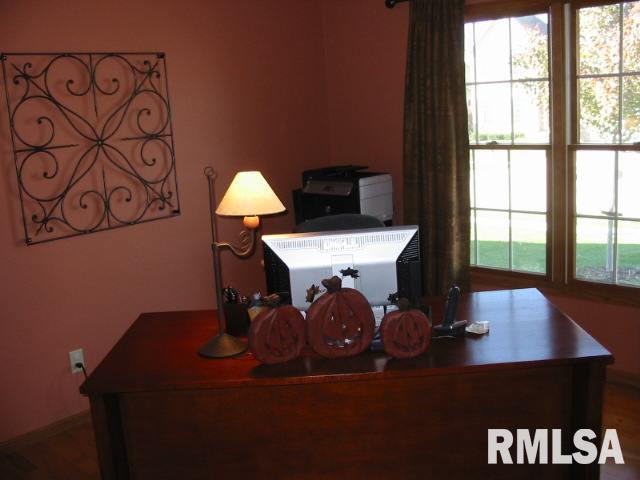 2081 Plum Tree Road Bettendorf, IA 52722 - Photo 7 of 9 Gallery Image 7