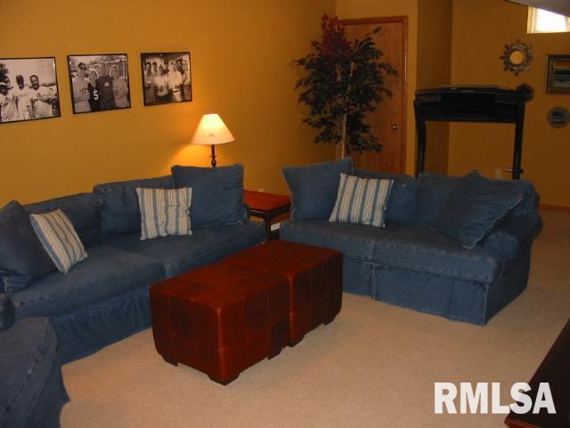 2081 Plum Tree Road Bettendorf, IA 52722 - Photo 8 of 9 Gallery Image 8