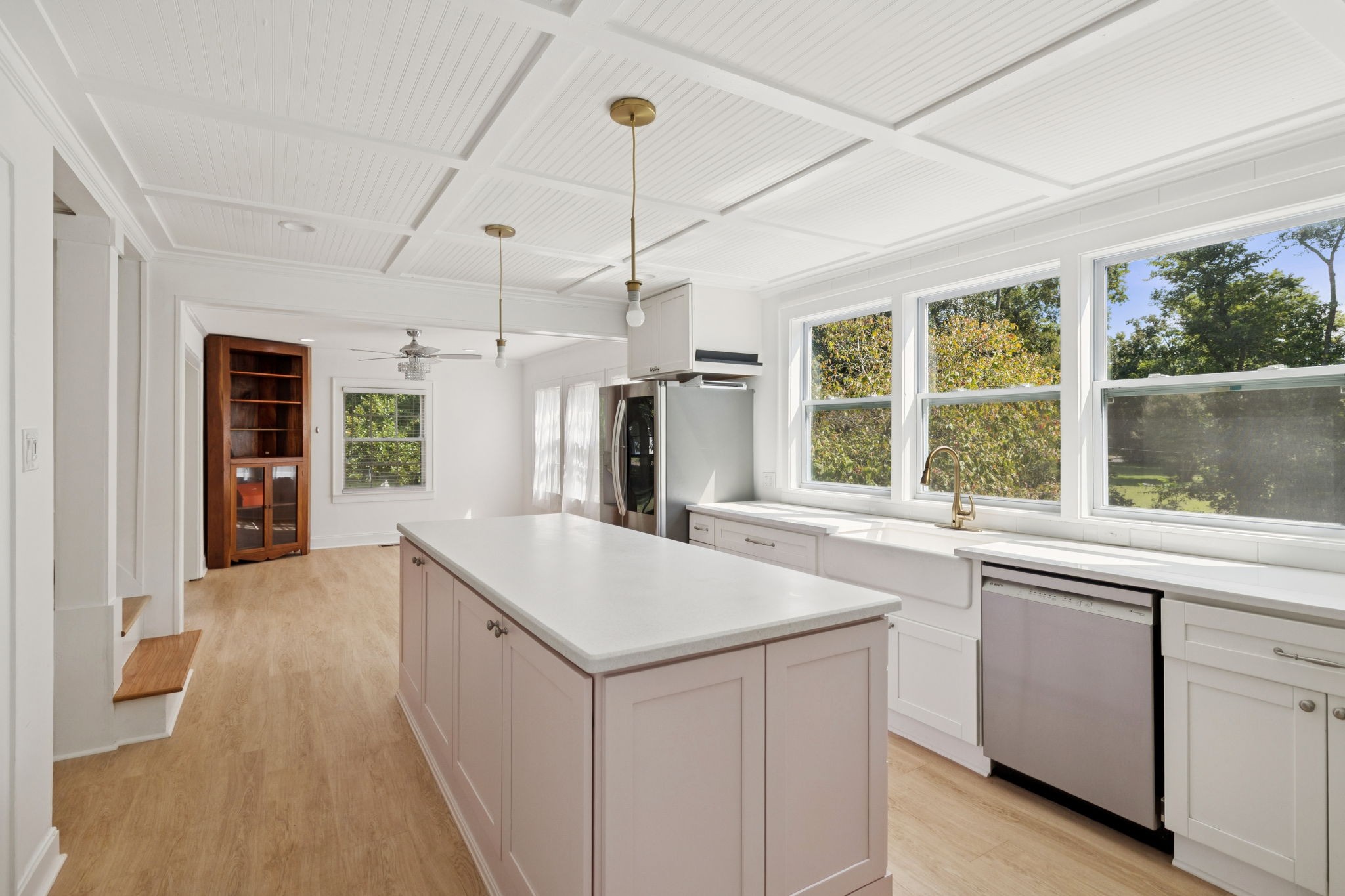 527 East Madison Street Pulaski, TN 38478 - Photo 13 of 74 a very nice looking room with a large window