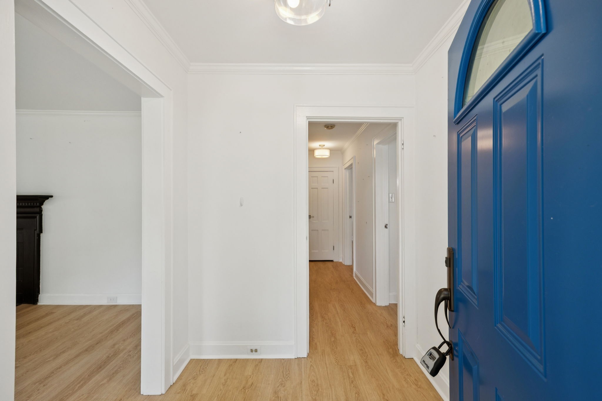 527 East Madison Street Pulaski, TN 38478 - Photo 26 of 74 wooden floor in a gallery