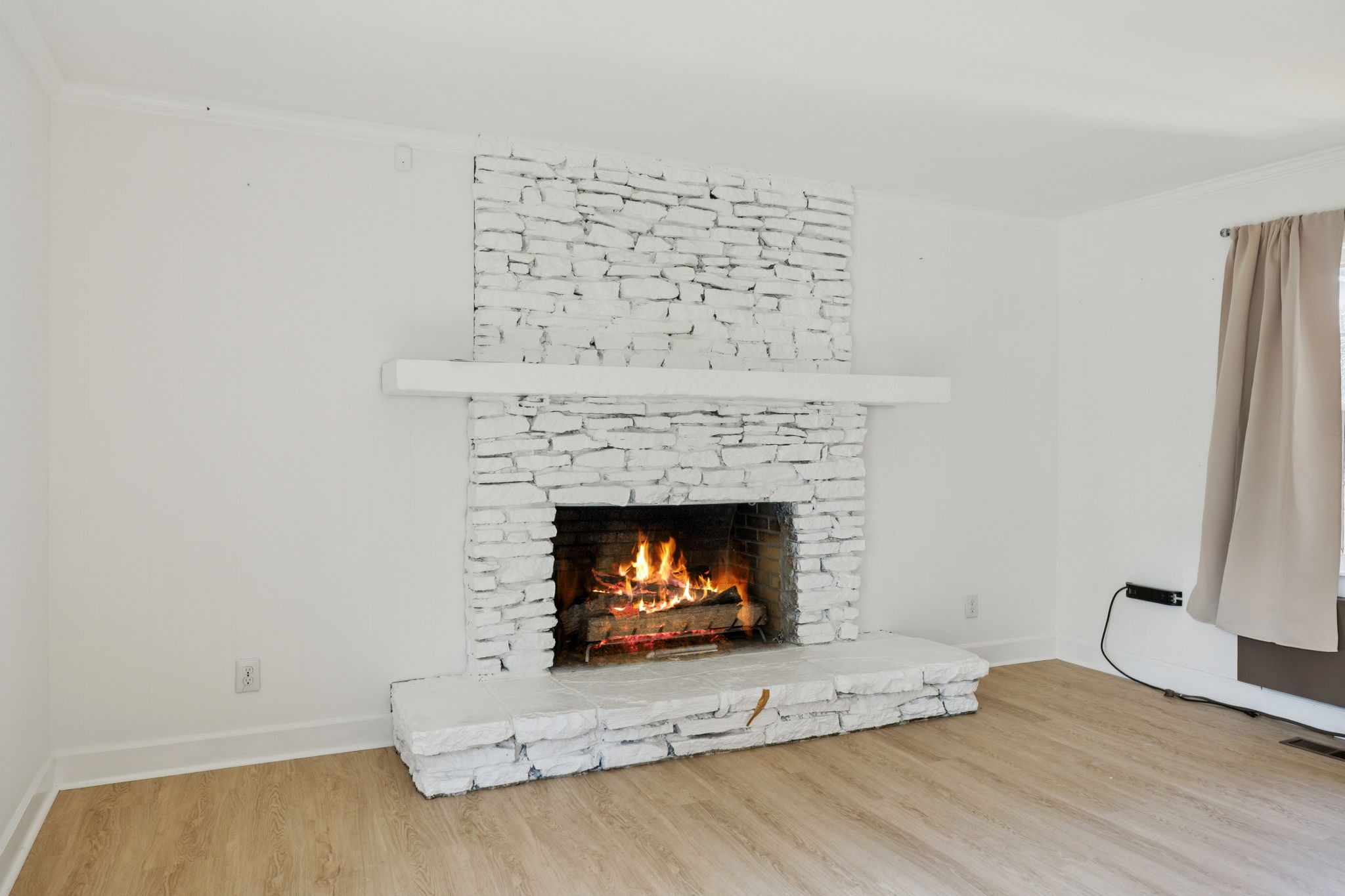 527 East Madison Street Pulaski, TN 38478 - Photo 42 of 74 a living room with a fireplace