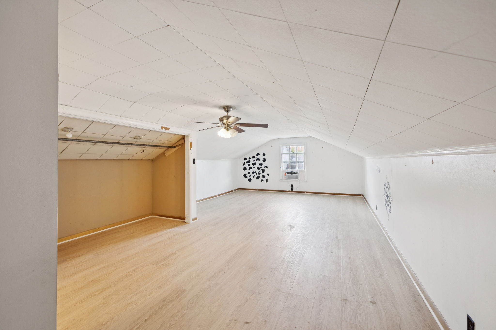 527 East Madison Street Pulaski, TN 38478 - Photo 53 of 74 a view of a hallway with wooden floor