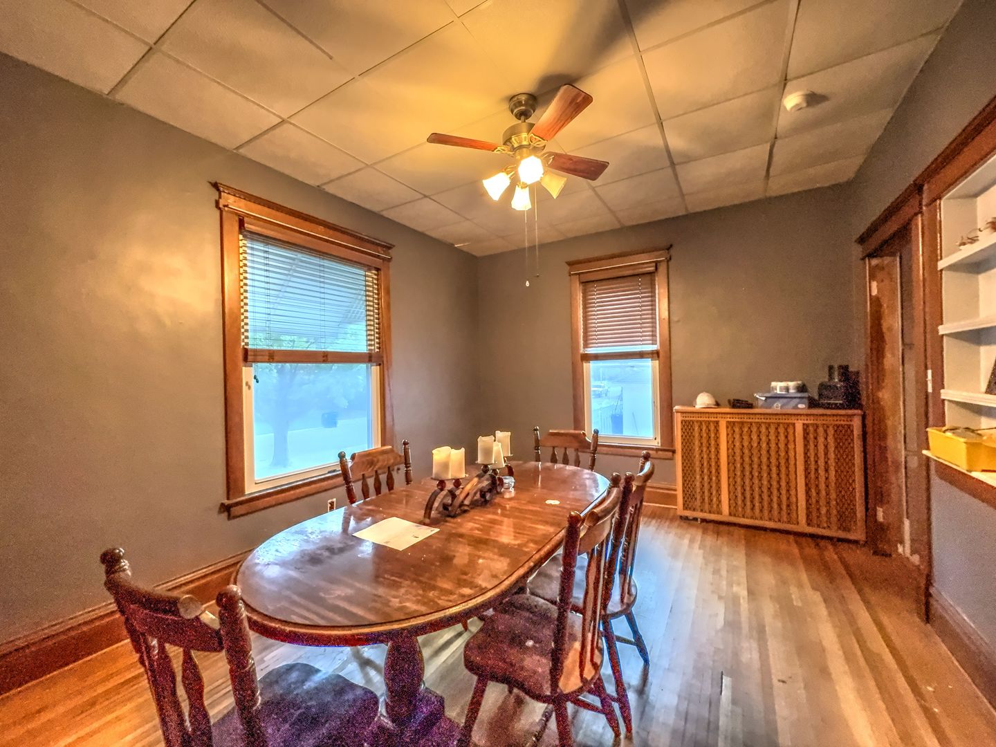 533 South 4th Street Watseka, IL 60970 - Photo 20 of 24 a dining room with furniture and window