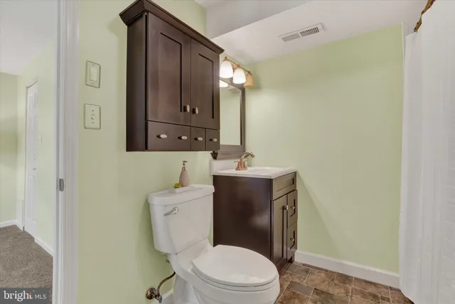 $284,900 | 2270 Seneca Drive, York, PA 17408