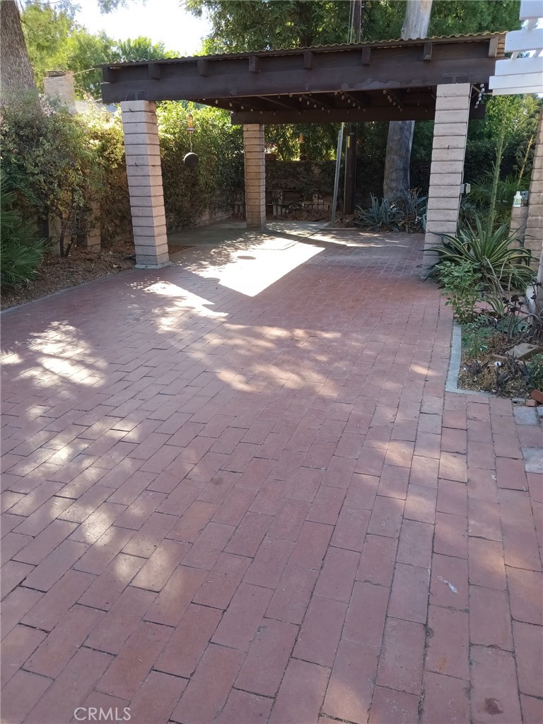 6656 Columbus Avenue Van Nuys, CA 91405 - Photo 15 of 21 a view of a yard with an outdoor space