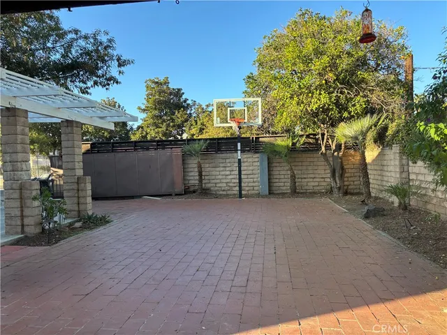 $6,250 | 6656 Columbus Avenue, Van Nuys, CA 91405