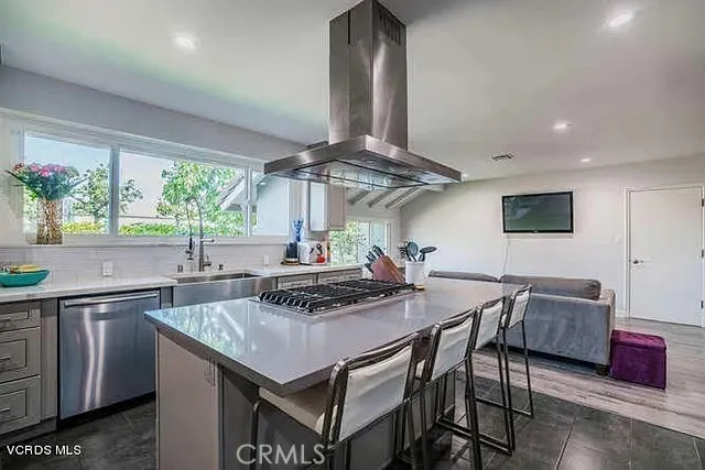 $6,250 | 6656 Columbus Avenue, Van Nuys, CA 91405