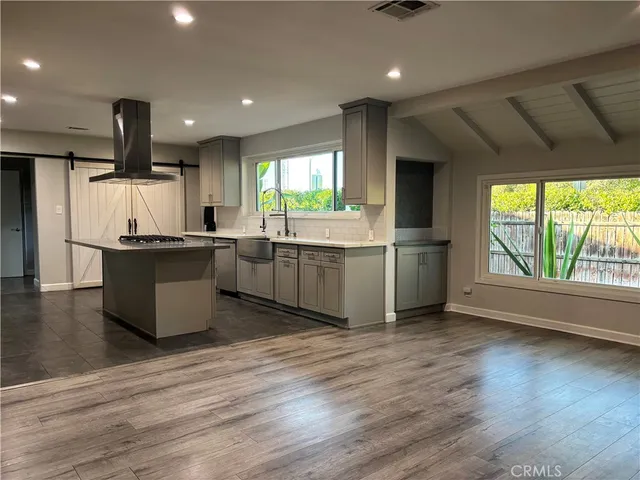 $6,250 | 6656 Columbus Avenue, Van Nuys, CA 91405