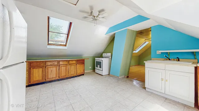 a view of a room with washer and dryer