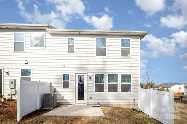 $390,000 | 11122 Chalkbark Lane, Charlotte, NC 28262