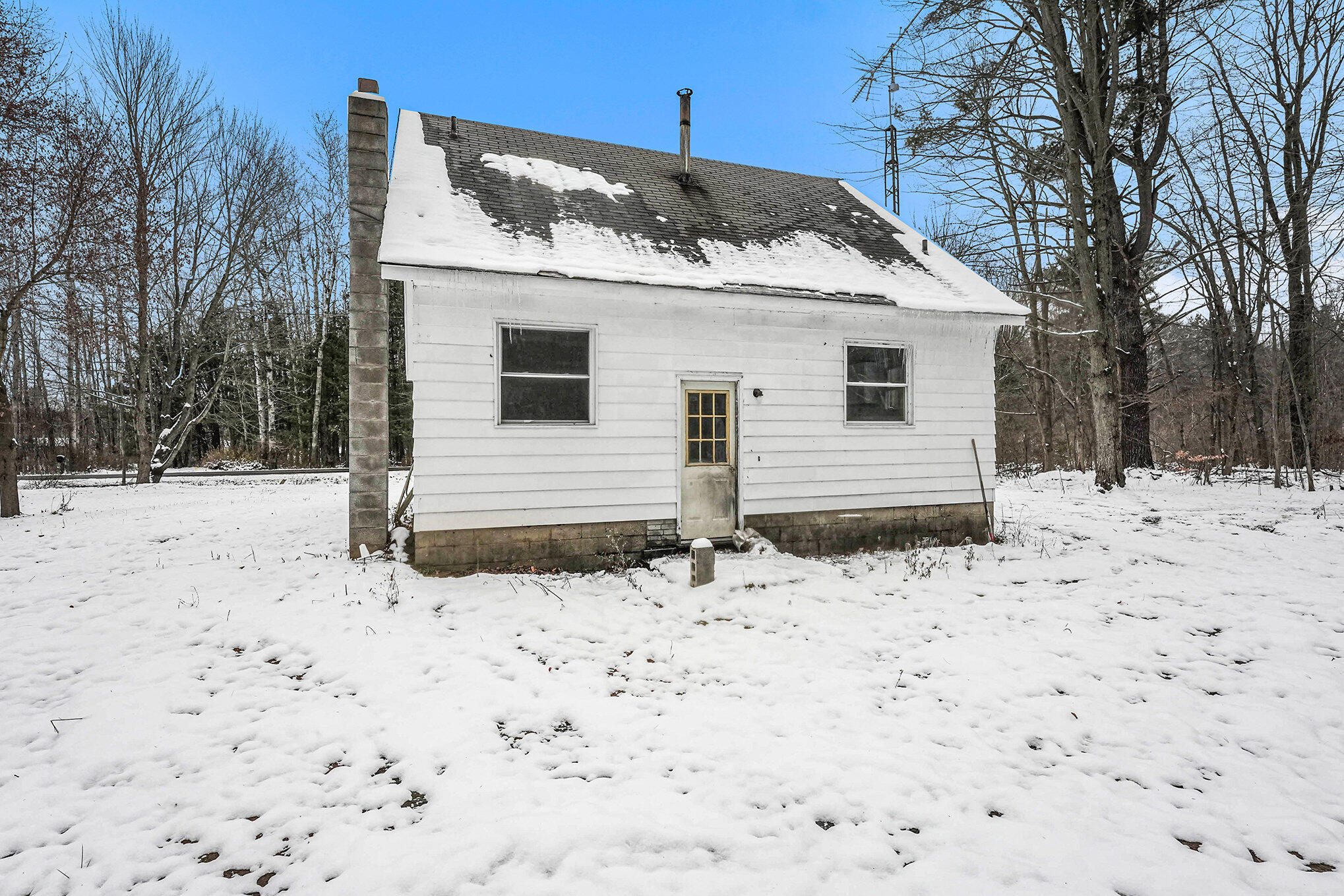 9115 Roosevelt Road Holton, MI 49425 - Photo 15 of 18 015_photo_dec_04_2024_11_36_38_am_671