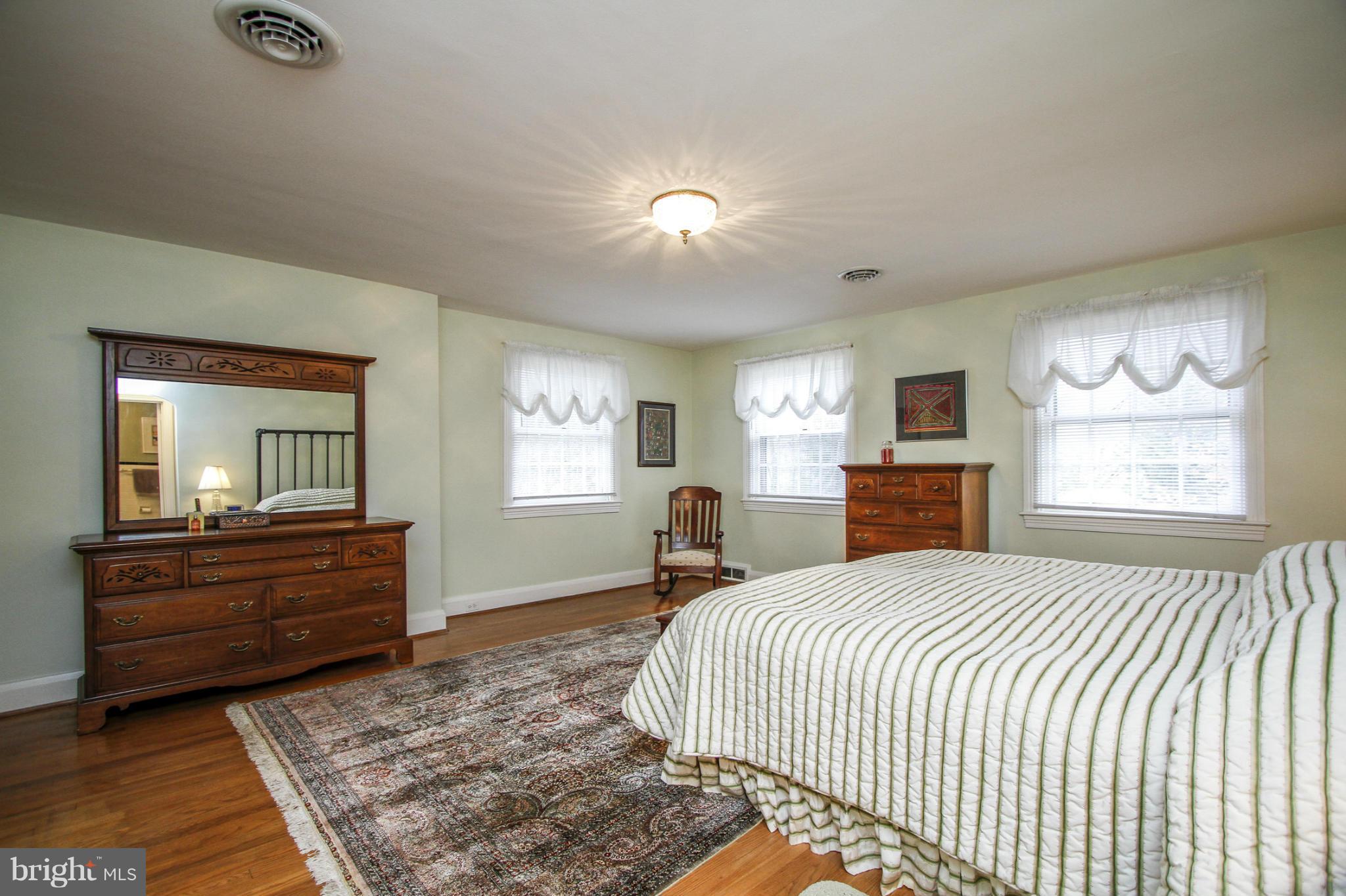 308 Edgevale Road Baltimore, MD 21210 - Photo 15 of 29 Bedroom (Master)