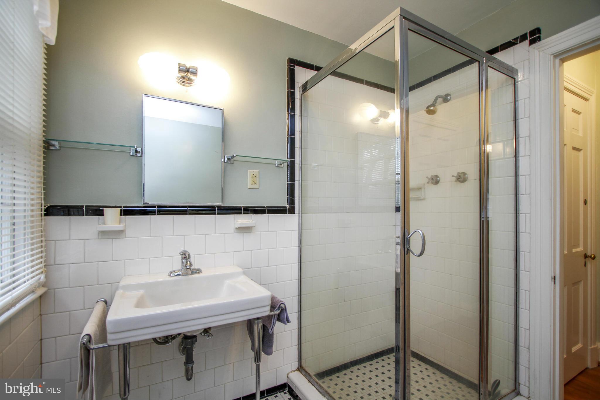 308 Edgevale Road Baltimore, MD 21210 - Photo 16 of 29 Bath (Master)