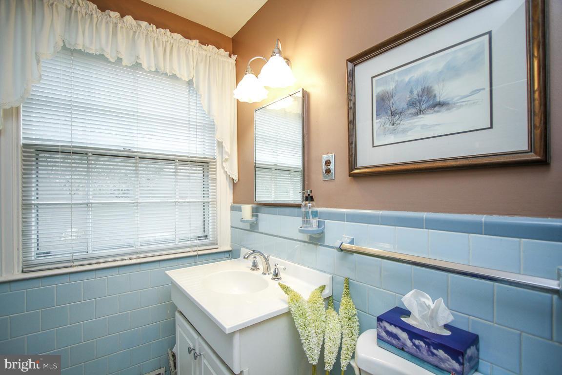 308 Edgevale Road Baltimore, MD 21210 - Photo 19 of 29 Bath