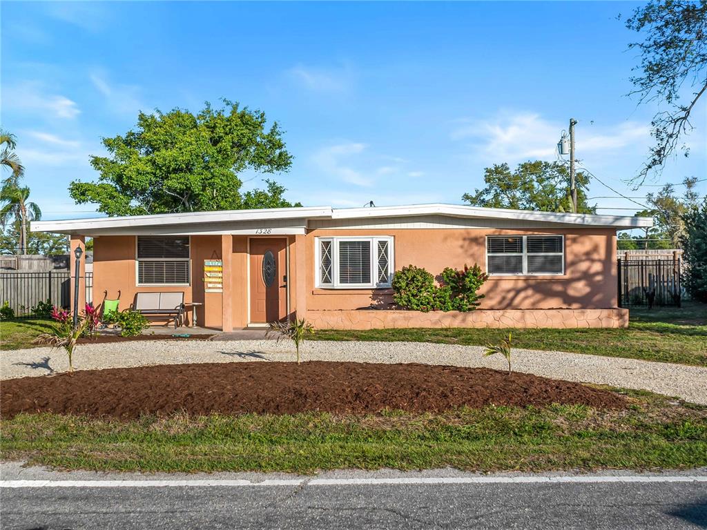1328 Jamaica Road Venice, FL 34293 - Photo 1 of 56