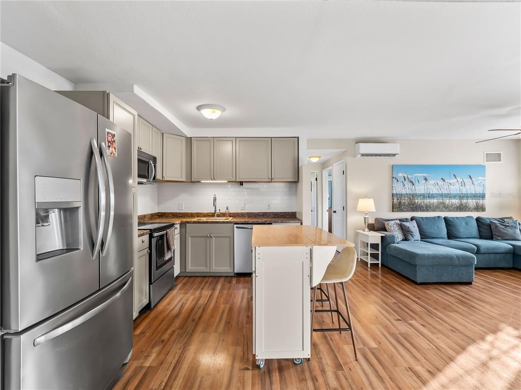 1328 Jamaica Road Venice, FL 34293 - Photo 12 of 56