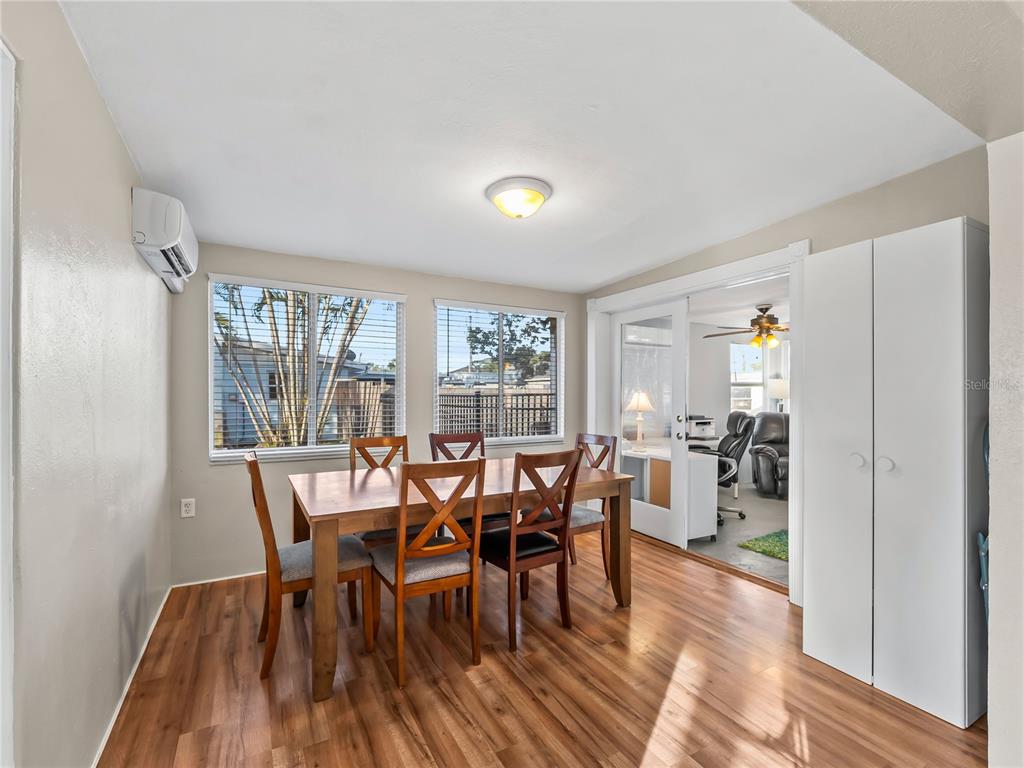 1328 Jamaica Road Venice, FL 34293 - Photo 13 of 56