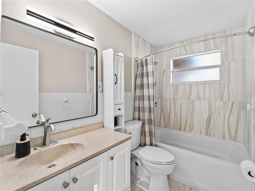 1328 Jamaica Road Venice, FL 34293 - Photo 17 of 56