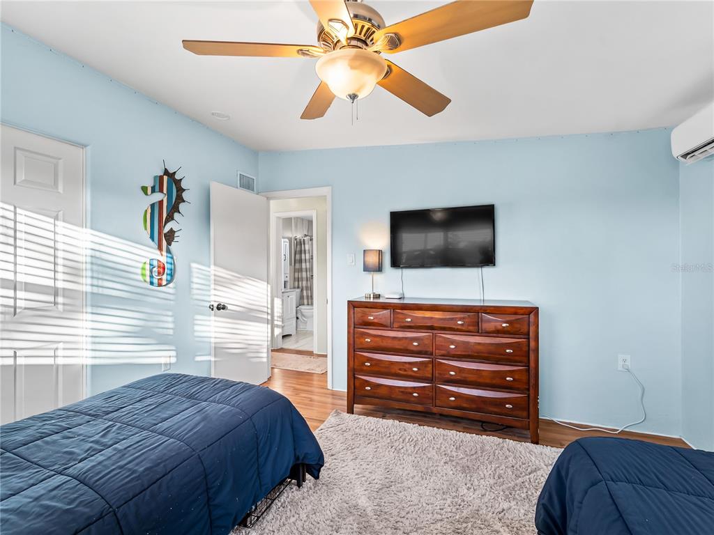 1328 Jamaica Road Venice, FL 34293 - Photo 20 of 56