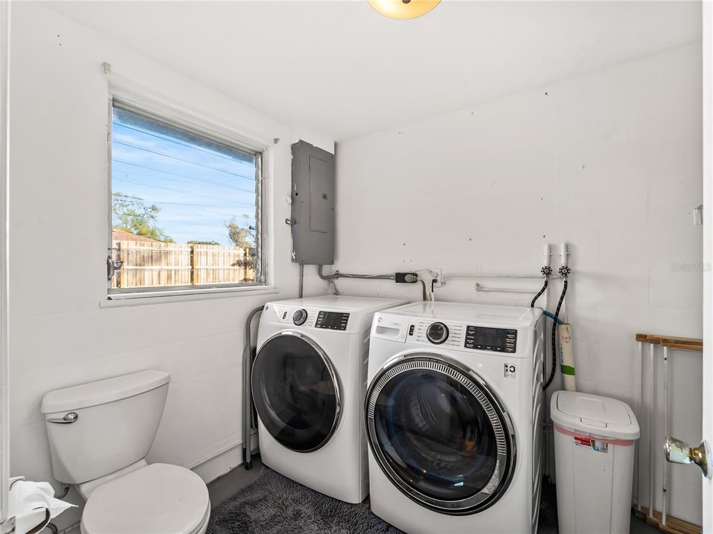 1328 Jamaica Road Venice, FL 34293 - Photo 29 of 56