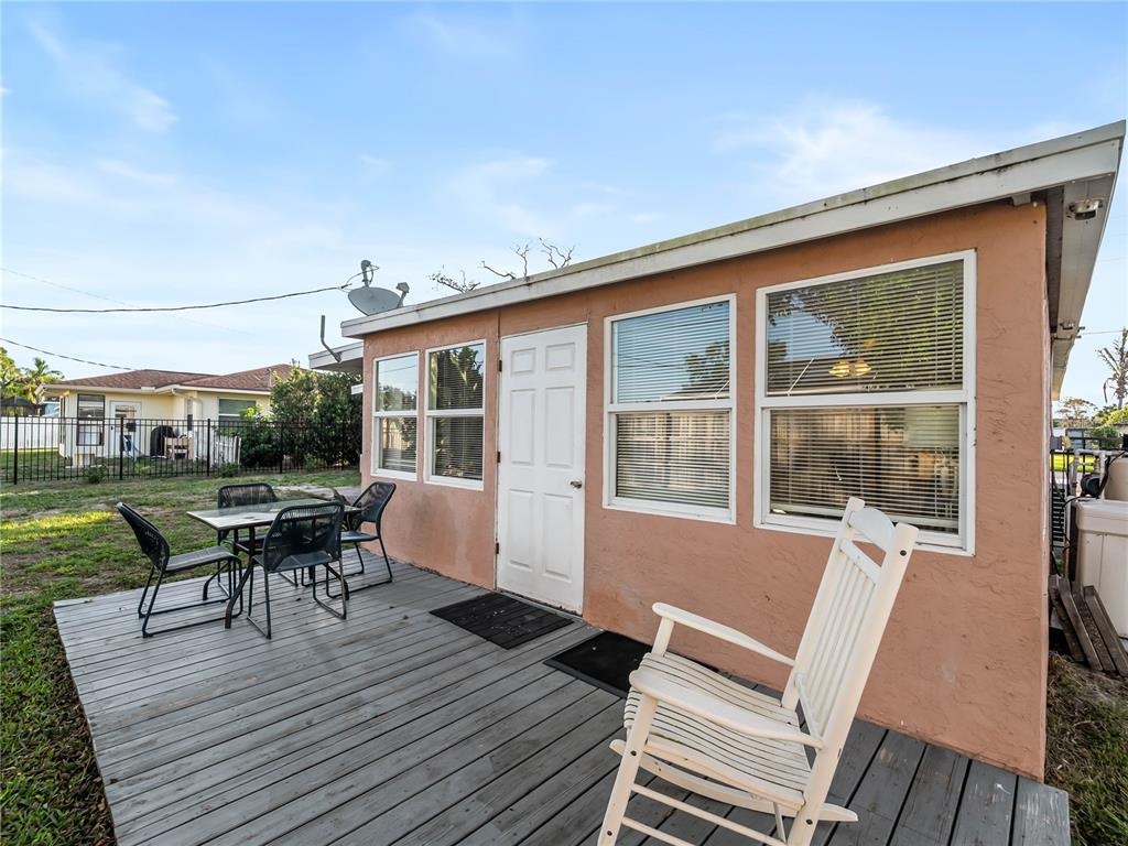 1328 Jamaica Road Venice, FL 34293 - Photo 31 of 56