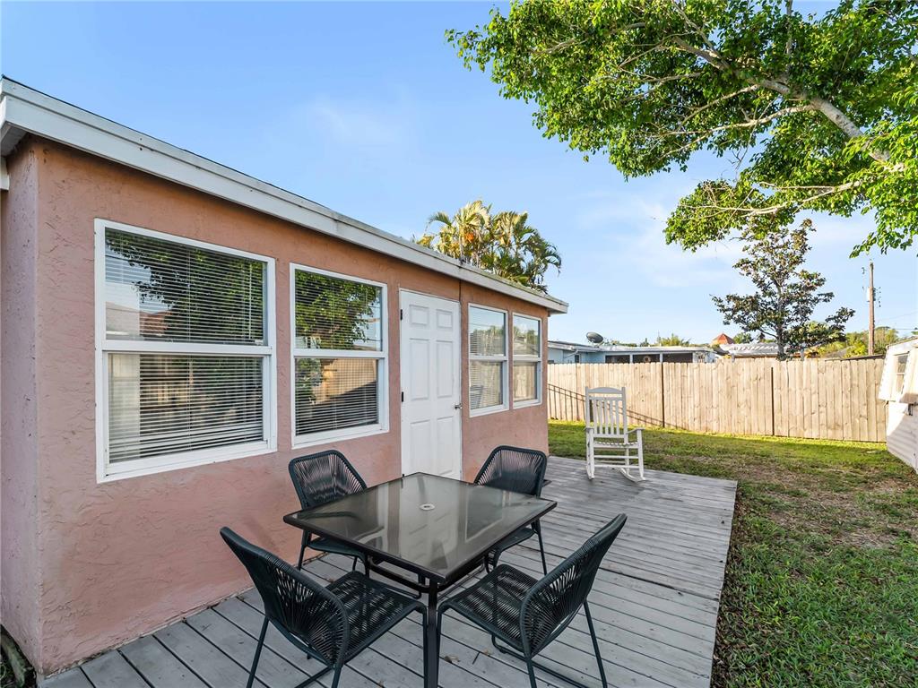 1328 Jamaica Road Venice, FL 34293 - Photo 32 of 56