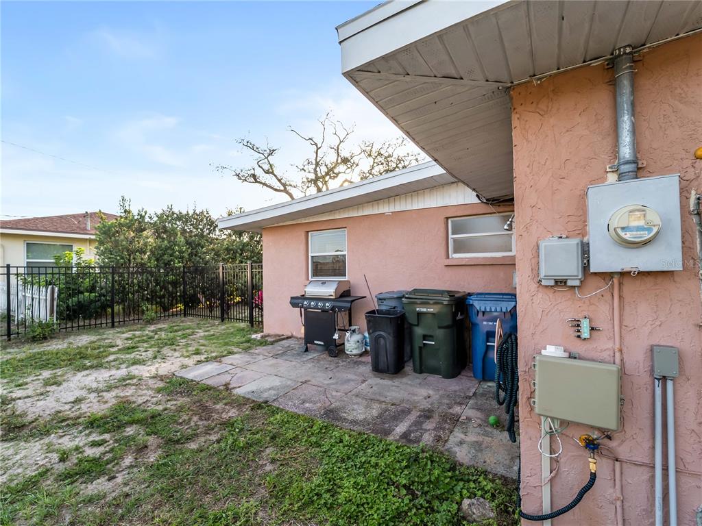 1328 Jamaica Road Venice, FL 34293 - Photo 35 of 56