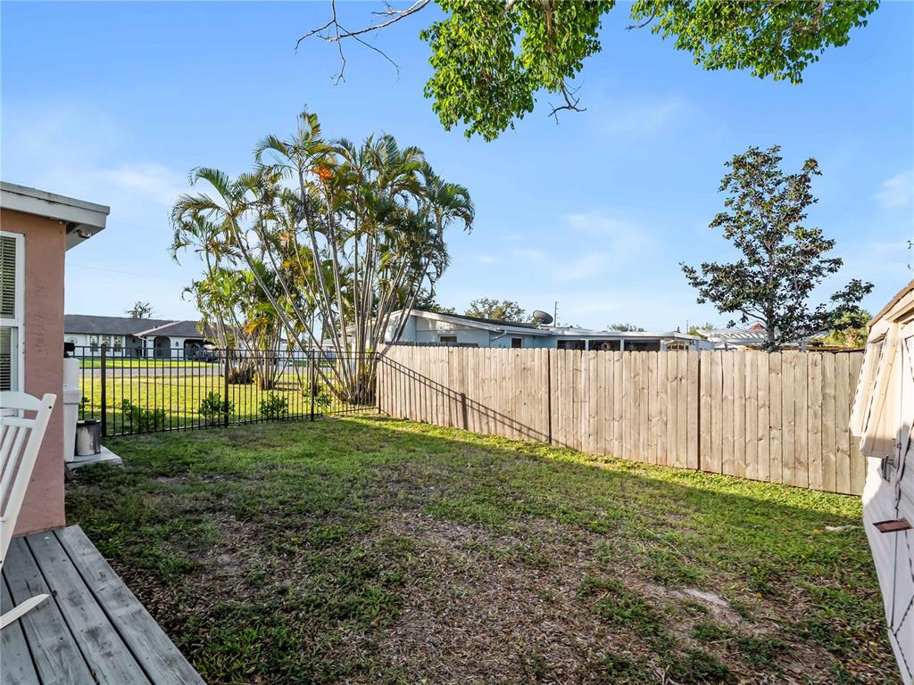 1328 Jamaica Road Venice, FL 34293 - Photo 37 of 56